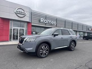New 2025 Nissan Pathfinder Platinum image 1