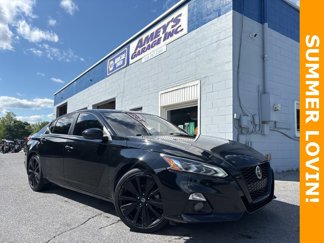 Used 2022 Nissan Altima 2.5 SR w/ Midnight Edition Package image 1