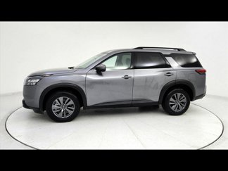 Used 2024 Nissan Pathfinder SV image 1
