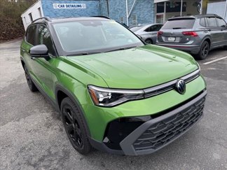 New 2025 Volkswagen Taos SE image 1