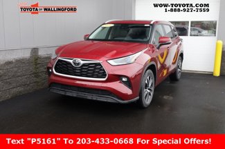 Certified 2023 Toyota Highlander XLE image 1