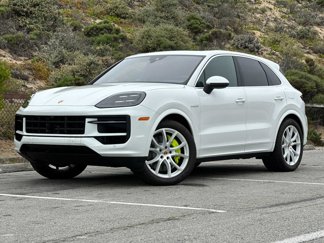 Certified 2024 Porsche Cayenne E-Hybrid image 1