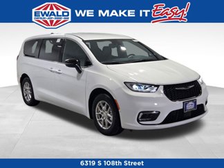 New 2025 Chrysler Pacifica Select w/ Uconnect Theater Family Group image 1