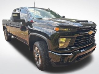 Used 2024 Chevrolet Silverado 2500 Custom image 1