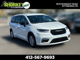 New 2026 Chrysler Pacifica Select image 1