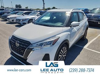 Used 2021 Nissan Kicks SV image 1
