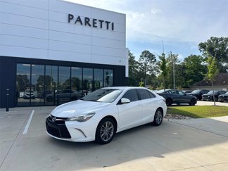 Used 2016 Toyota Camry SE image 1