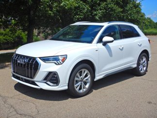 Used 2024 Audi Q3 2.0T Premium image 1