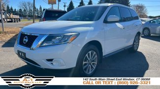 Used 2014 Nissan Pathfinder S image 1
