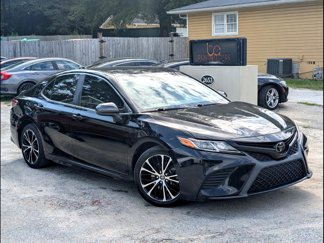 Used 2019 Toyota Camry SE image 1