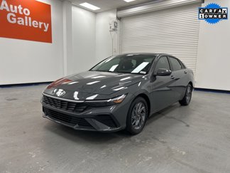 Used 2024 Hyundai Elantra SEL image 1