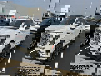 Used 2022 GMC Yukon XL Denali image 1