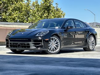 New 2025 Porsche Panamera image 1