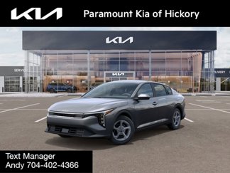 New 2025 Kia K4 LXS image 1