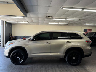 Used 2015 Toyota Highlander XLE image 1
