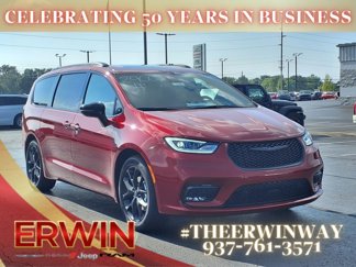 New 2026 Chrysler Pacifica Limited w/ S Appearance Package image 1