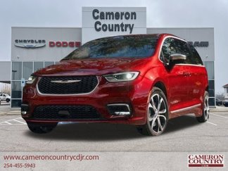 New 2025 Chrysler Pacifica Select image 1