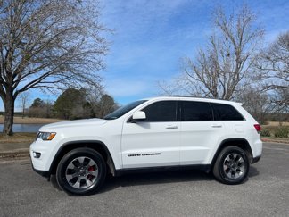 Used 2019 Jeep Grand Cherokee Laredo image 1