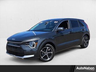 Used 2024 Kia Niro LX image 1