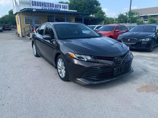 Used 2019 Toyota Camry LE image 1