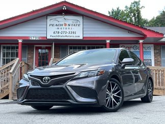 Used 2021 Toyota Camry SE image 1