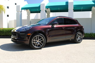 Certified 2024 Porsche Macan image 1