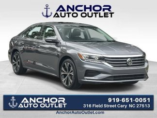 Used 2022 Volkswagen Passat 2.0T SE image 1