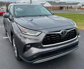 Used 2021 Toyota Highlander Platinum image 1