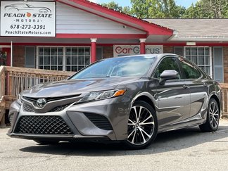 Used 2020 Toyota Camry SE image 1