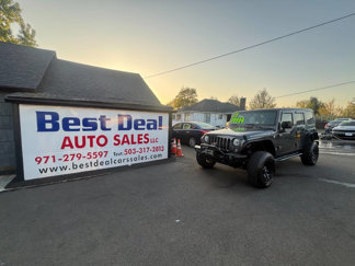 Used 2017 Jeep Wrangler Unlimited Rubicon w/ Connectivity Group image 1