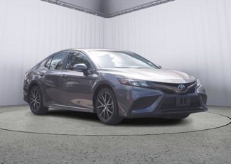 Used 2022 Toyota Camry SE image 1