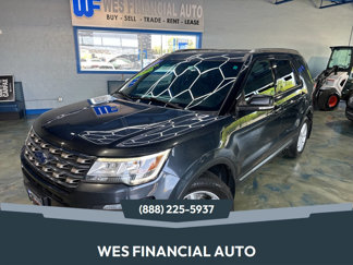 Used 2017 Ford Explorer XLT image 1