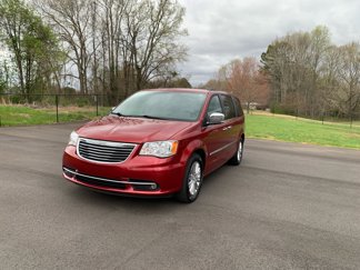 Used 2015 Chrysler Town & Country Touring-L w/ Driver Convenience Group image 1