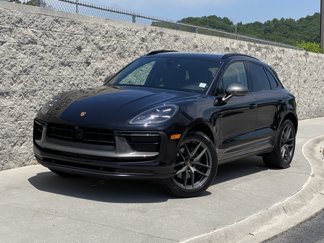 Certified 2024 Porsche Macan Turbo image 1