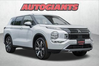 New 2025 Mitsubishi Outlander SE image 1