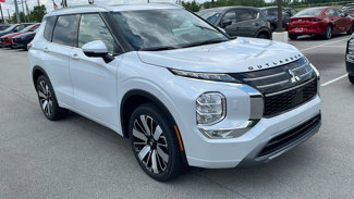 New 2025 Mitsubishi Outlander SEL image 1
