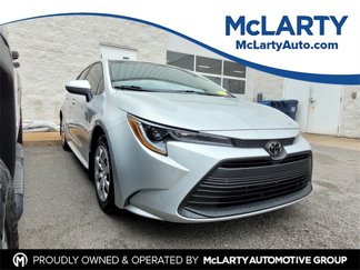 Used 2025 Toyota Corolla LE image 1