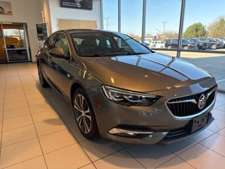 Used 2018 Buick Regal Essence w/ Driver Confidence Package #1 image 1