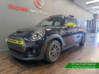 Used 2021 MINI Cooper SE w/ 8.8" Touchscreen Nav Package image 1