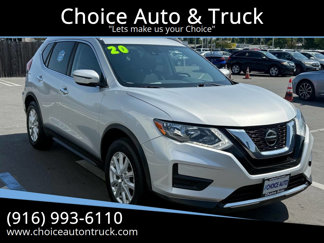 Used 2020 Nissan Rogue SV image 1