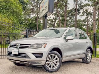 Used 2015 Volkswagen Touareg Sport image 1