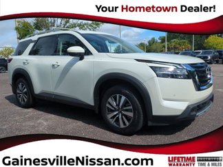 Used 2024 Nissan Pathfinder SL image 1
