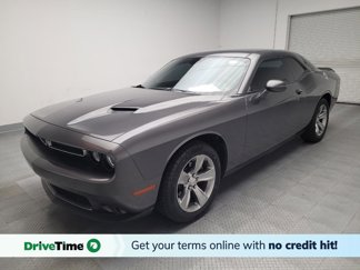 Used 2019 Dodge Challenger SXT image 1