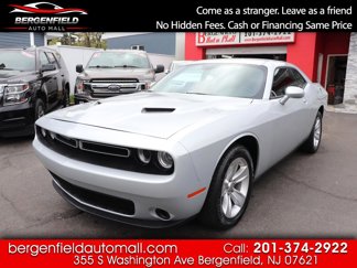 Used 2023 Dodge Challenger SXT image 1