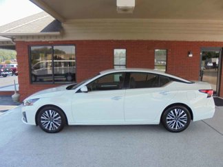Used 2023 Nissan Altima 2.5 SV image 1