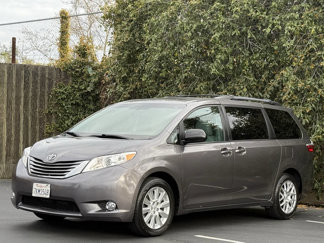 Used 2015 Toyota Sienna XLE w/ XLE Navigation Package image 1