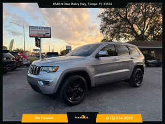 Used 2017 Jeep Grand Cherokee Laredo w/ Quick Order Package 2BE image 1
