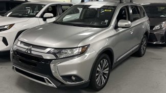 Used 2019 Mitsubishi Outlander SE image 1