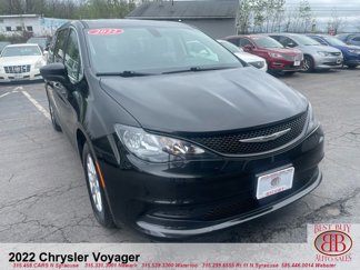 Used 2022 Chrysler Voyager LX image 1