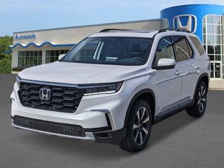 New 2025 Honda Pilot Touring image 1